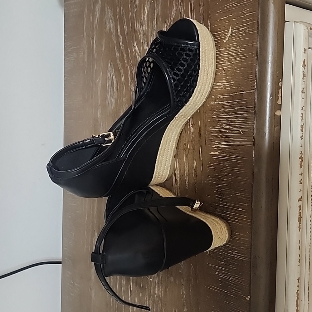 Shoes - Picture 2 of 4